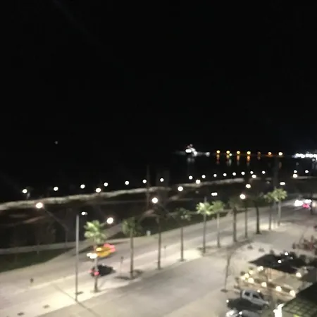 Seaview With Secured Parking 80 M *